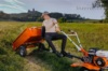 Malotraktor s výklopným vlekem